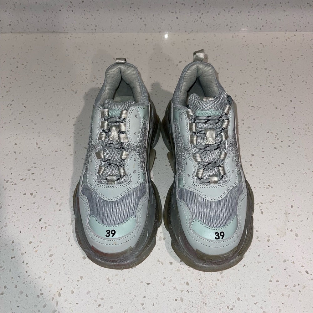 Used White Balenciaga triple s sneaker size 39– size 9 women’s